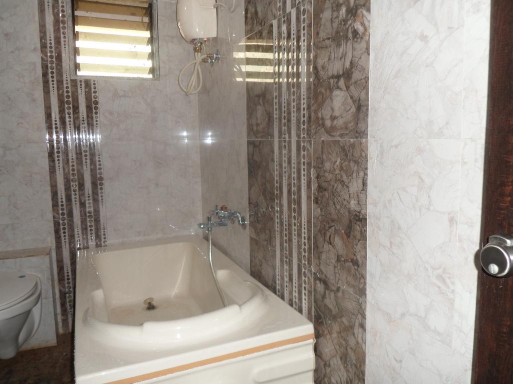Hotel Canada Palace Watuwa Δωμάτιο φωτογραφία