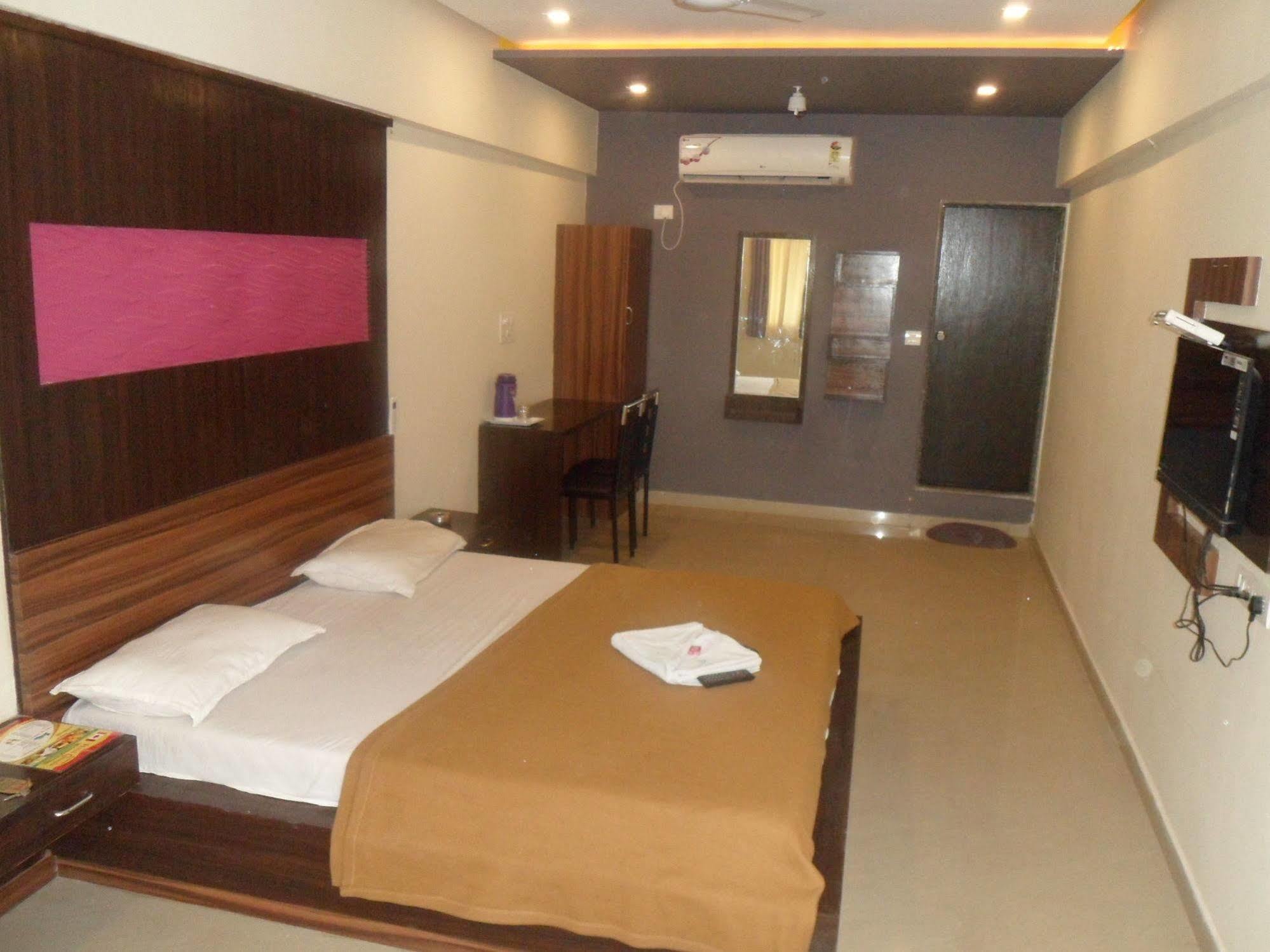 Hotel Canada Palace Watuwa Εξωτερικό φωτογραφία