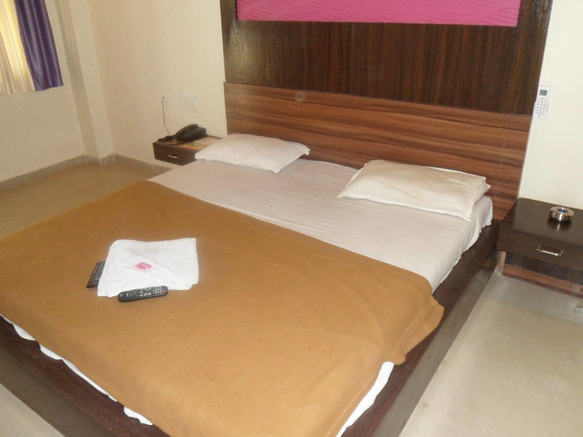 Hotel Canada Palace Watuwa Εξωτερικό φωτογραφία