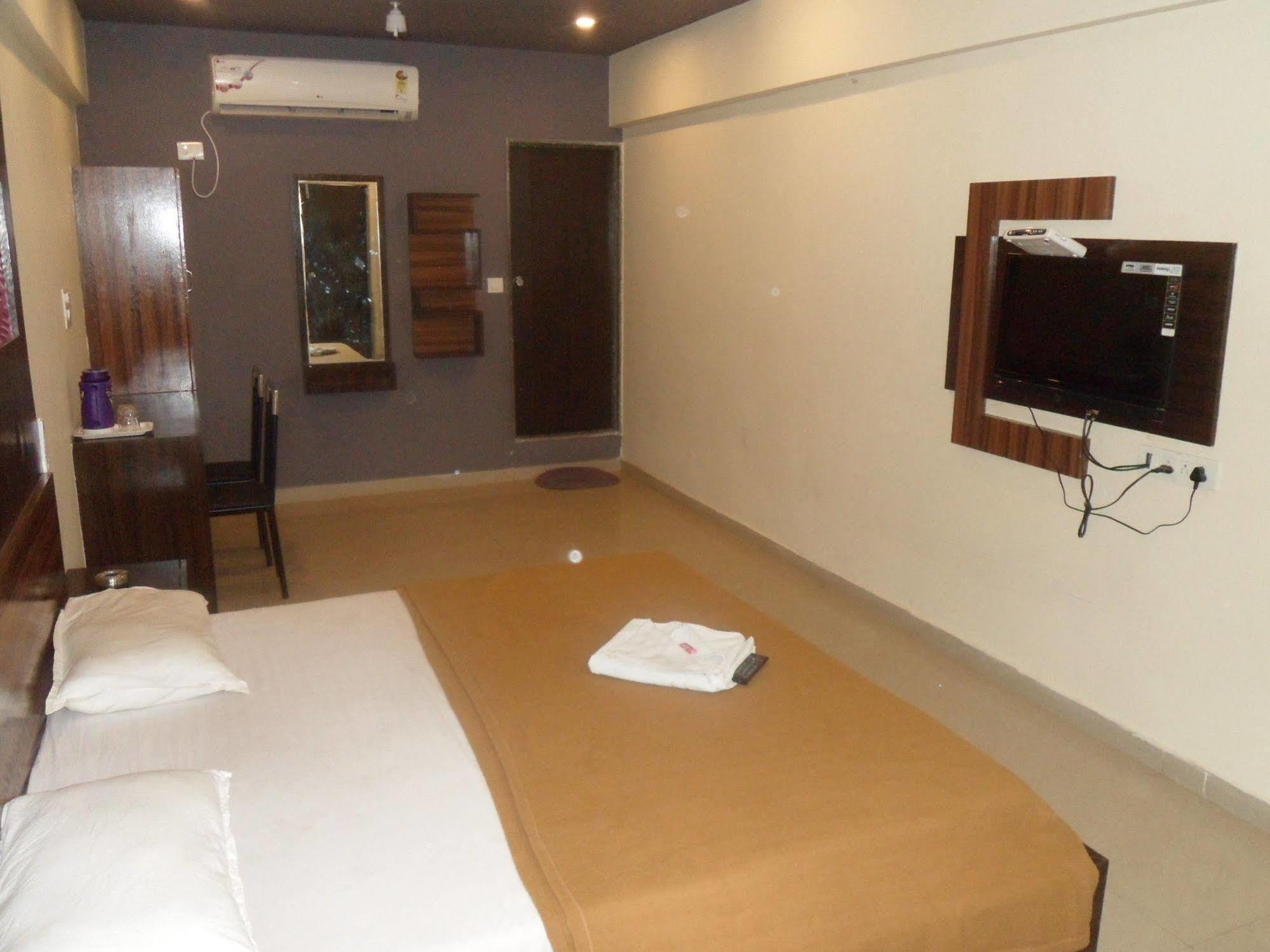 Hotel Canada Palace Watuwa Εξωτερικό φωτογραφία